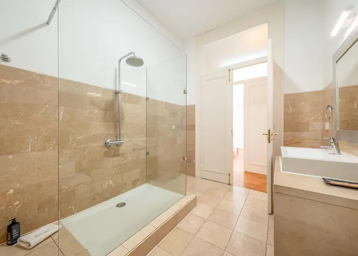 Апартаменты Guestready - Family Near Santa Justa Lift *